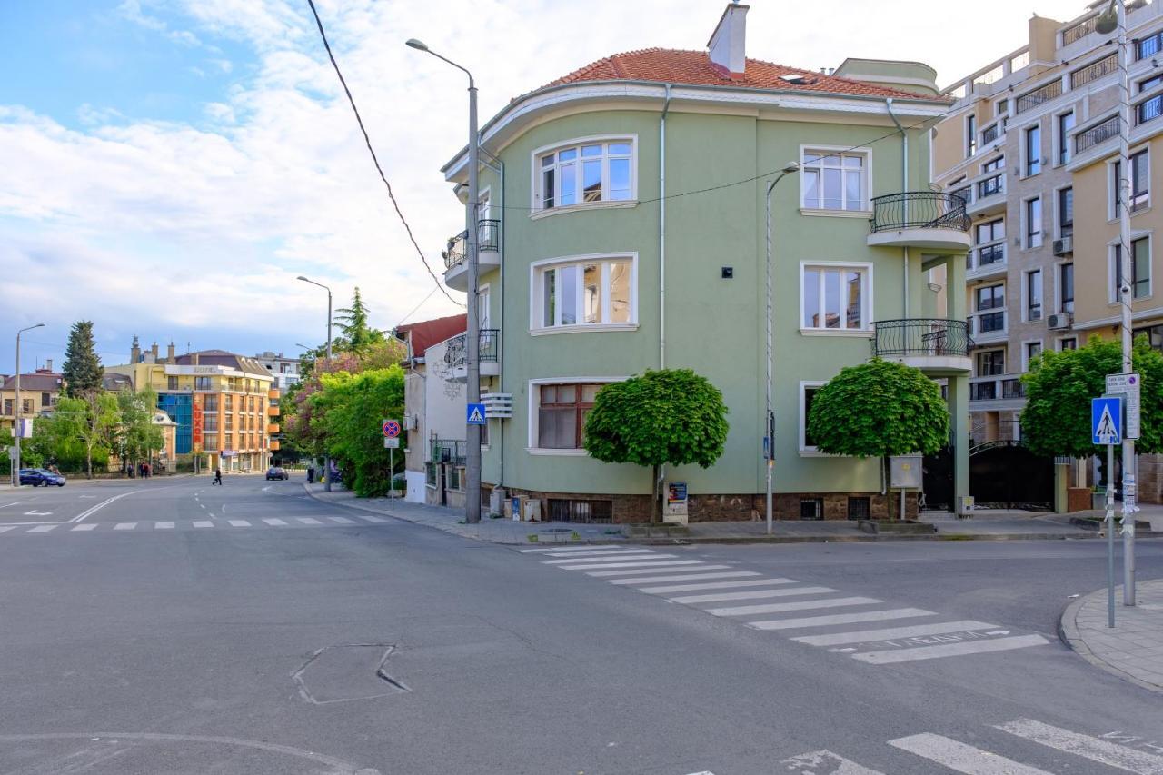 The Olive Green House Burgas Stad Buitenkant foto